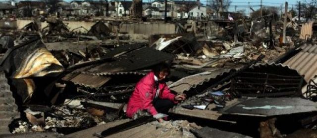 Sau cơn bão Sandy, người dân Mỹ đối mặt với giá lạnh